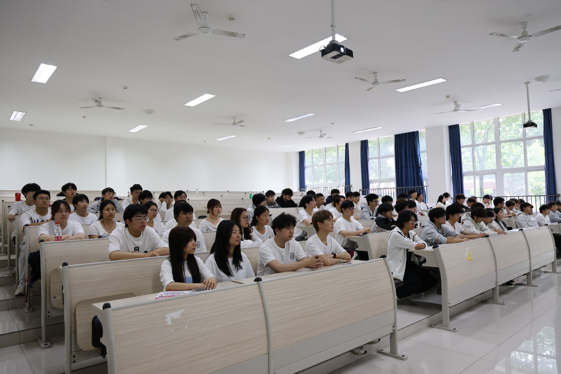 聚力打磨思政課 守正創新育新人 ——馬克思主義學院開展《習近平新時代中國特色社會主義思想概論》教學研討會